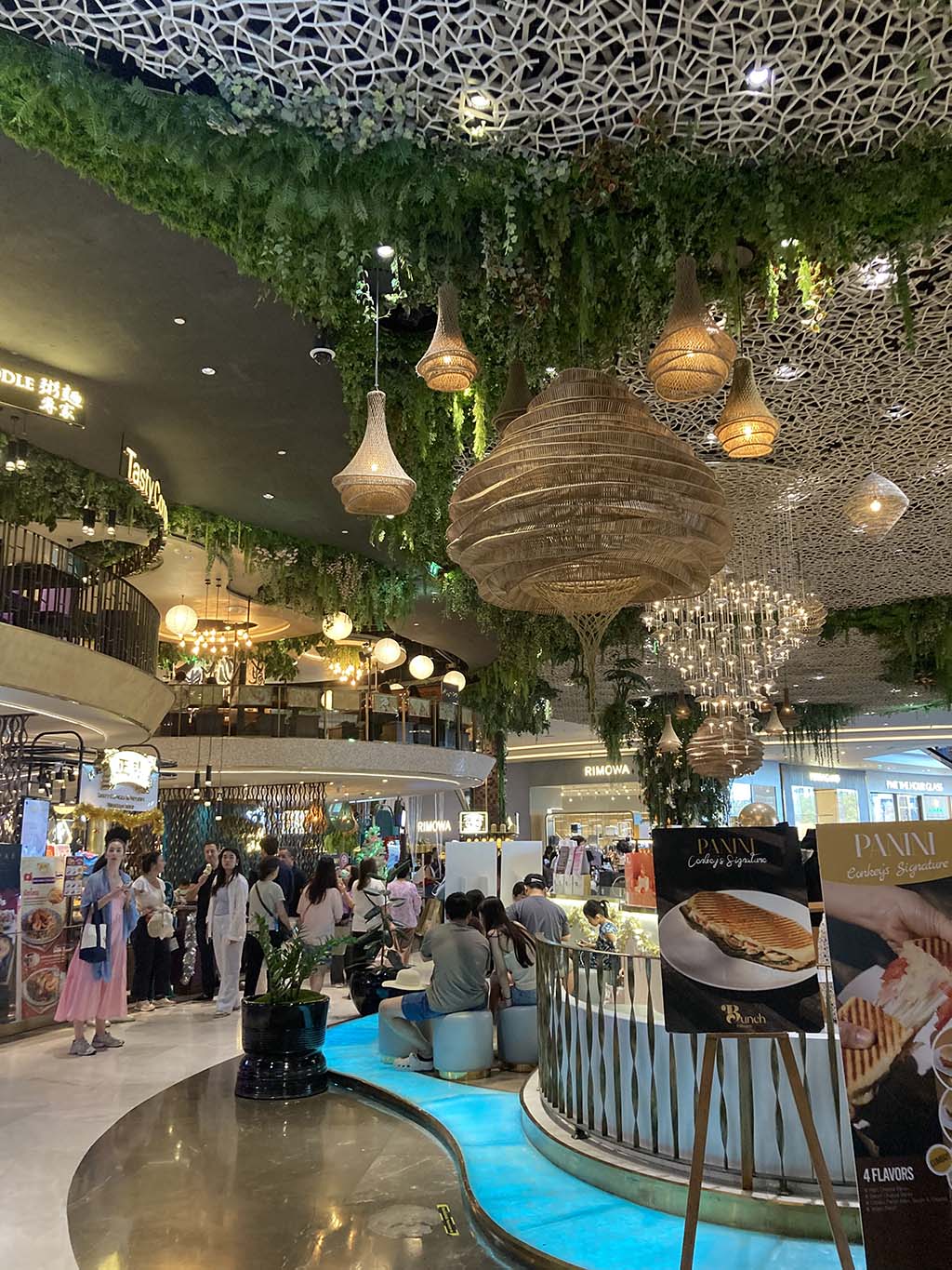 Dining zone at Ground floor
