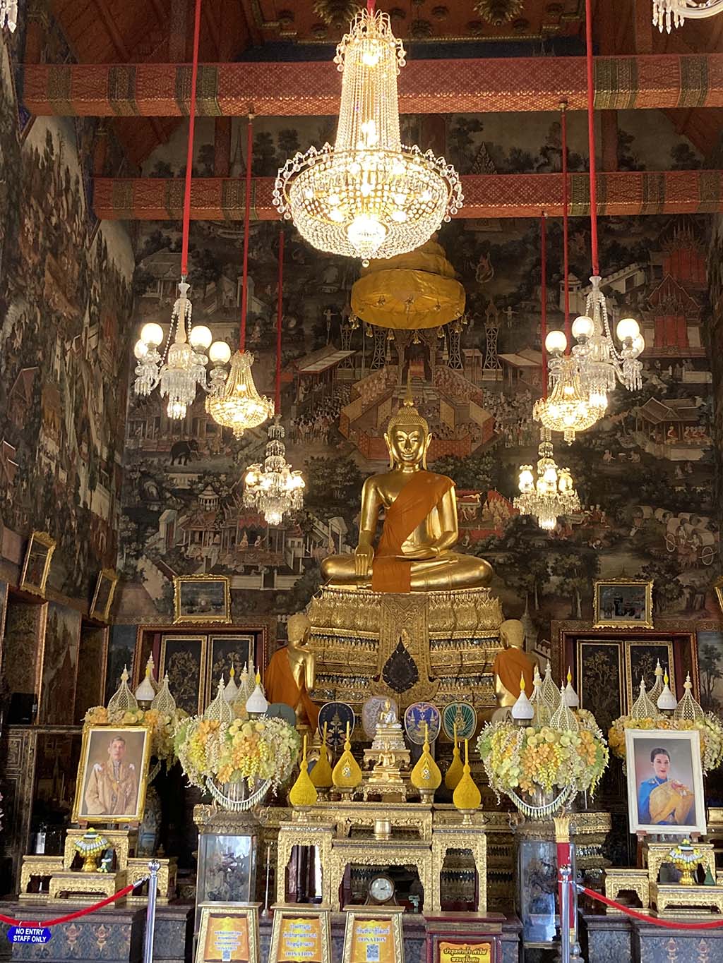 Phra Buddha Thammisorn Rajalok That Dilok inside the Ubosot