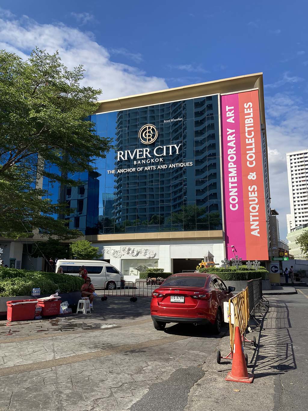 River City entrance from Charoenkrung 30 street