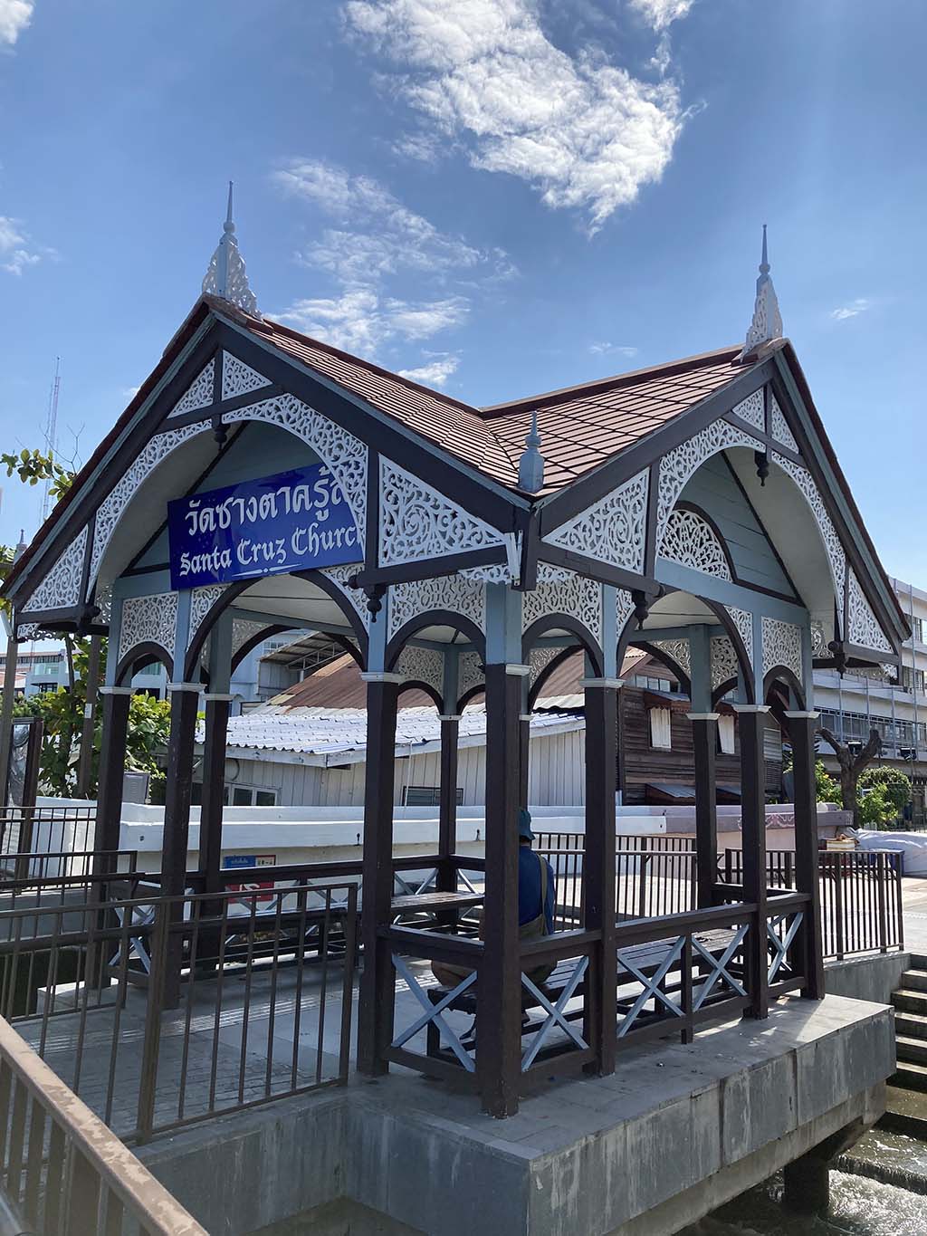 Sala in front of Santa Cruz Church.