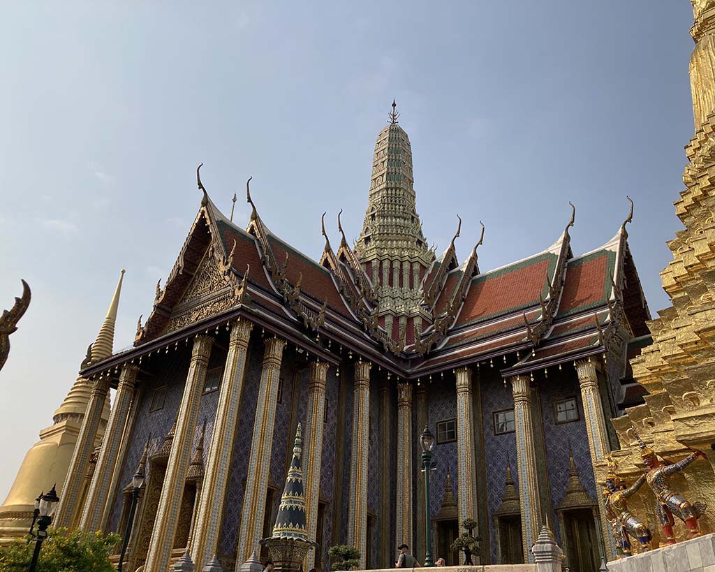 Prasat Phra Thep Bidon