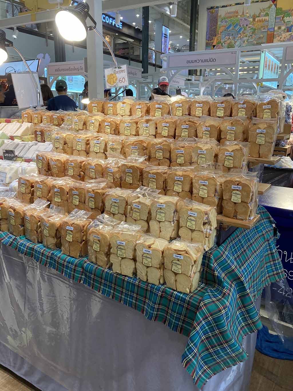 Crispy bread in packages