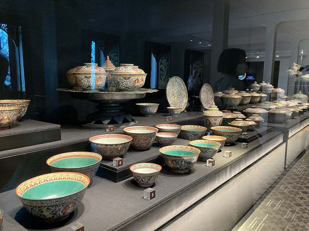 Porcelain collections