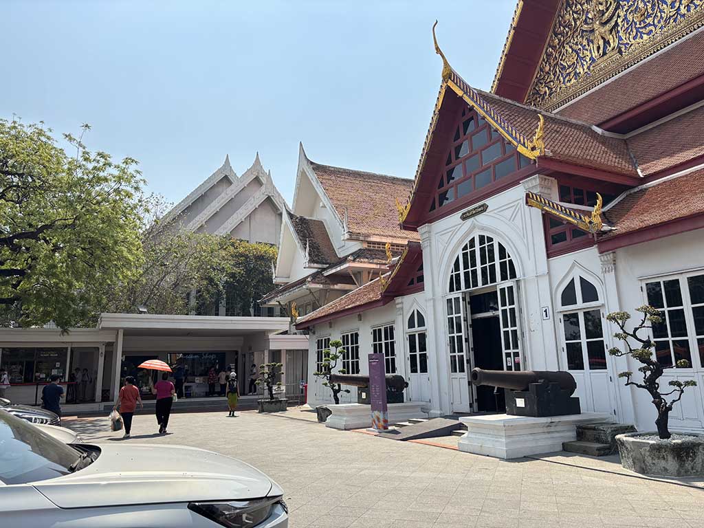 Sivamok Phiman Throne Hall which located near the ticket office and museum shop