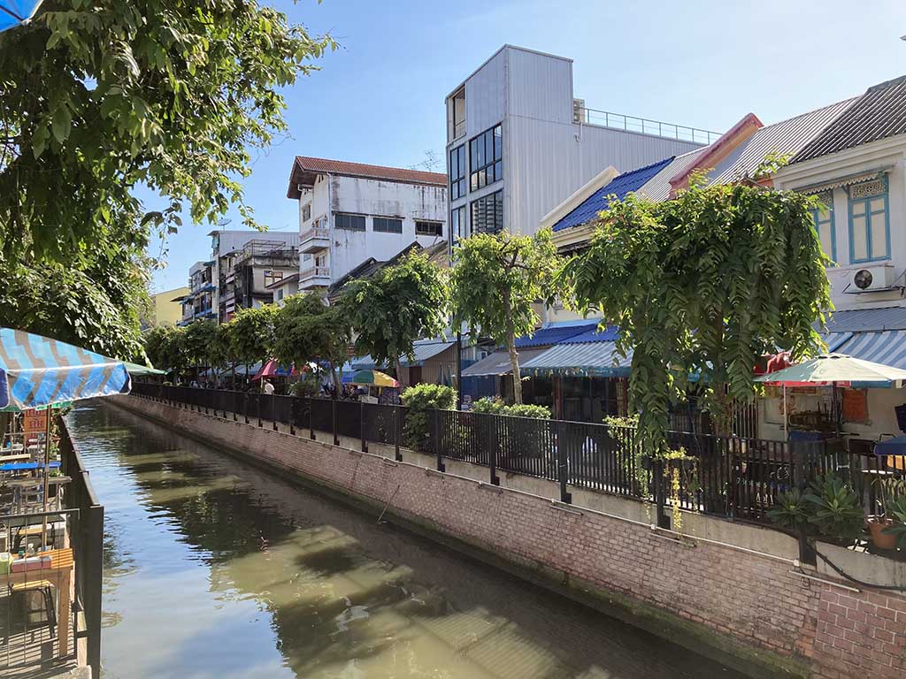 Walking street on the weekday afternoon