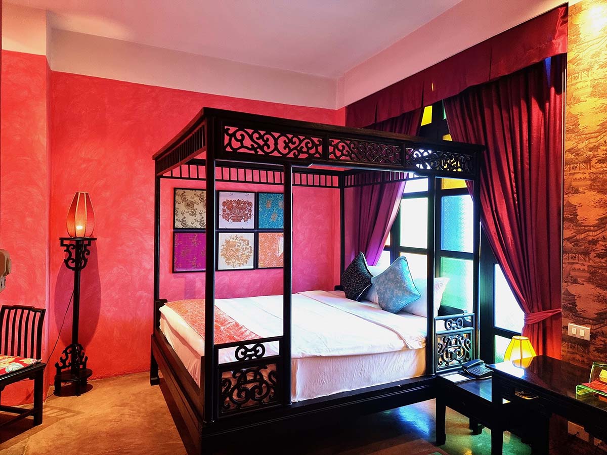 Superior room at Shanghai Mansion Bangkok.