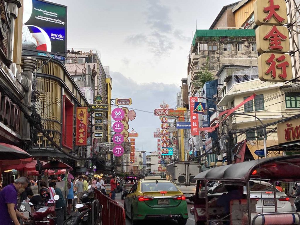 A usual busy day at Yaowarat, Chinatown