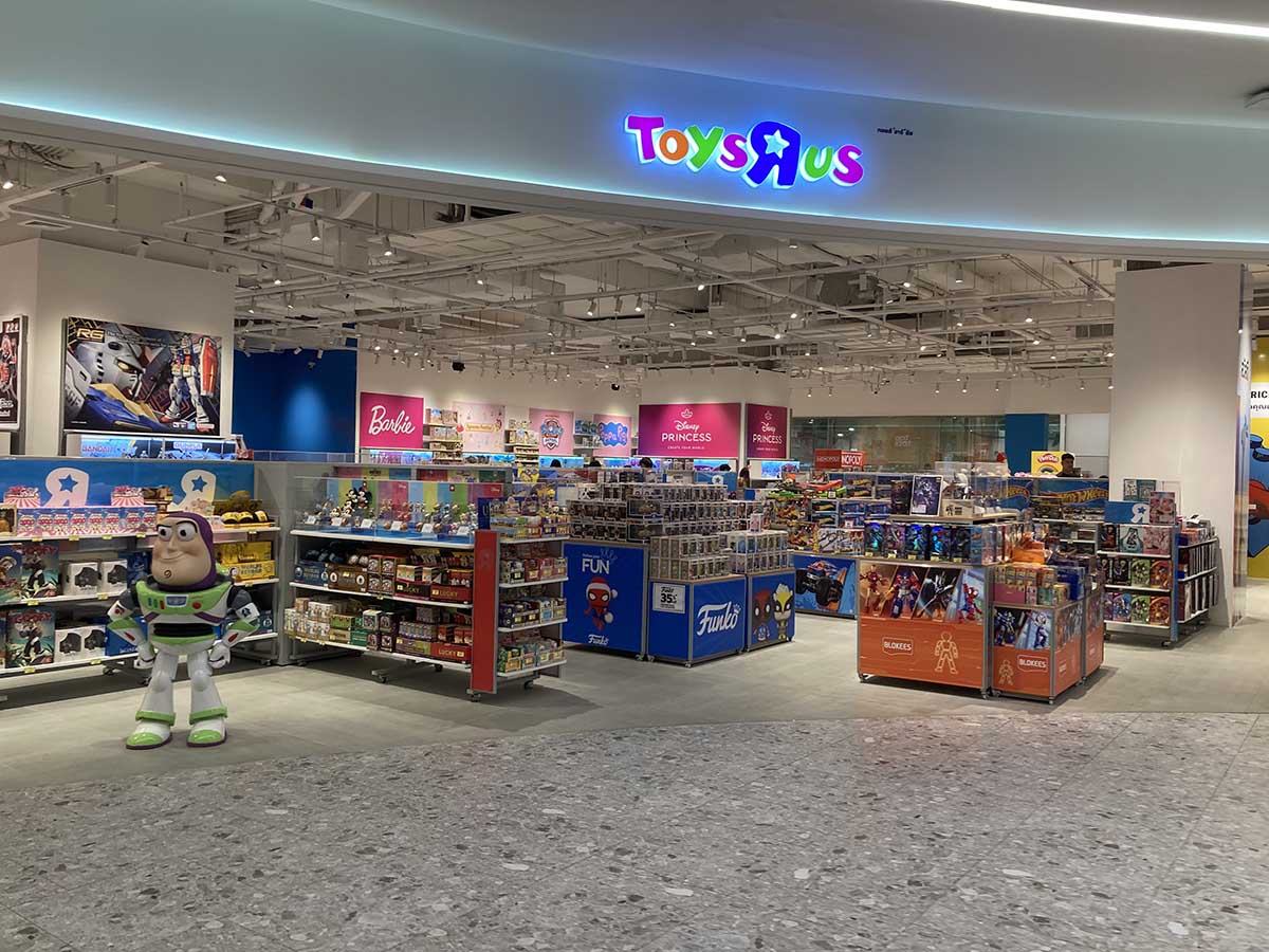 Toy R Us shop on the 5th floor.