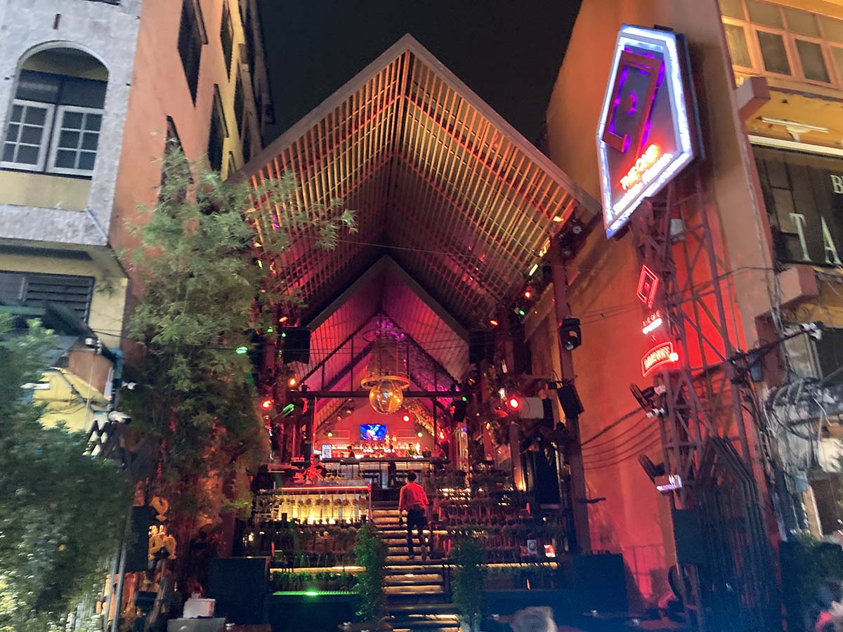A bar at Khaosan street.