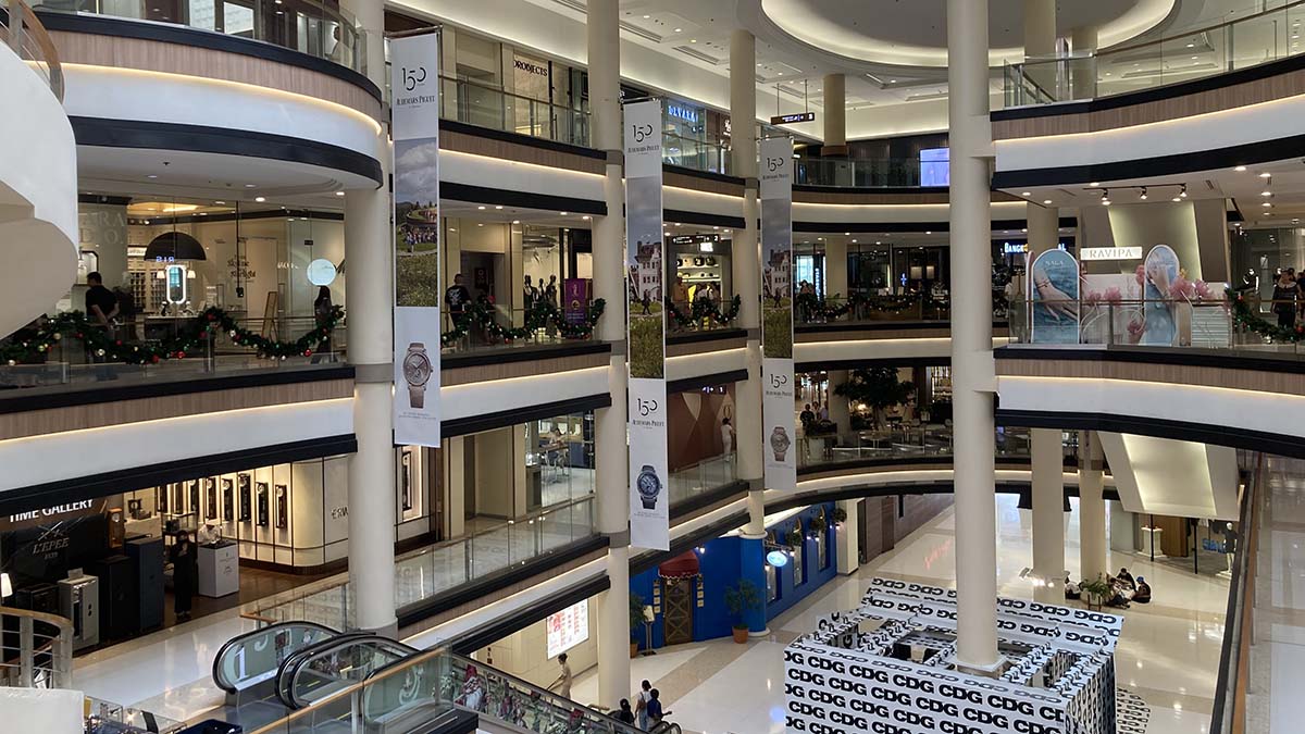 Inside of the main hall at Gaysorn Centre.
