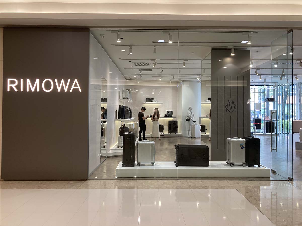 Rimowa shop.