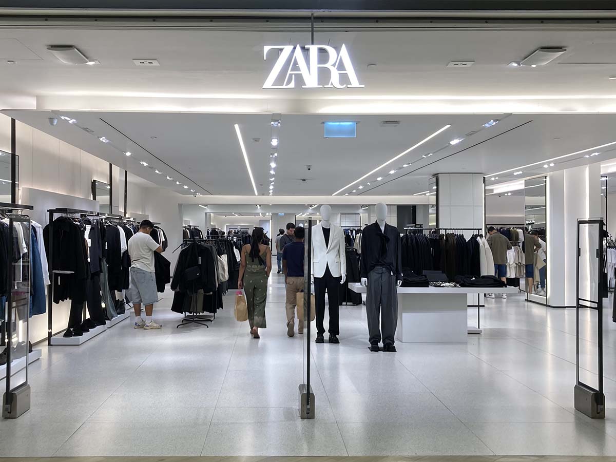 Zara shop at Central World. This side is the men's section where the women's section is just next to it.