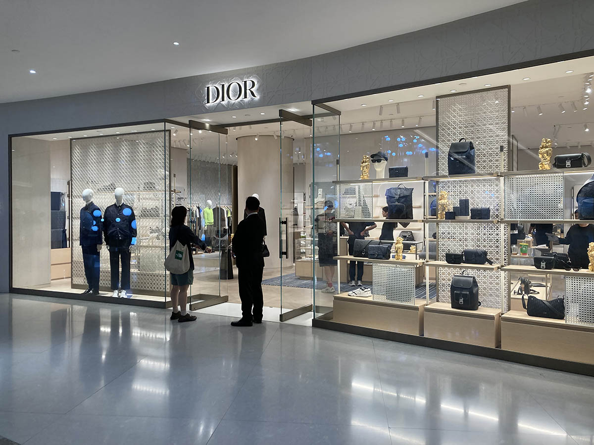Dior boutique at 1st floor of Siam Paragon.