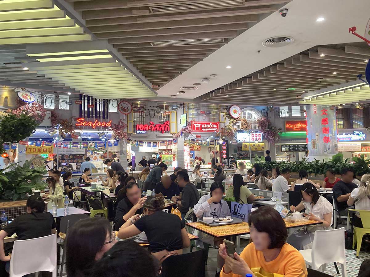Food court at G floor. Very crowded!