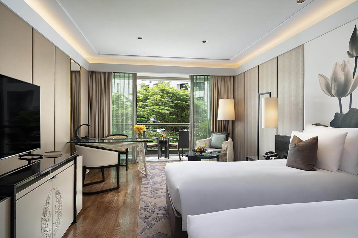 Premier Twin room at Siam Kempinski Hotel Bangkok