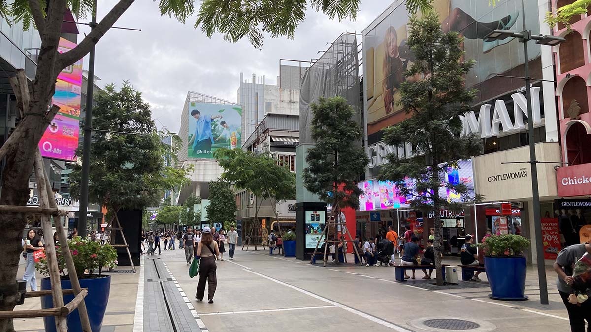 Vibe of Siam Square during the day.