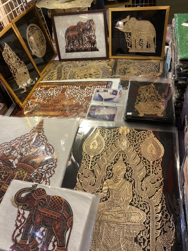 Handicrafts items for home decoration you can find around the area.