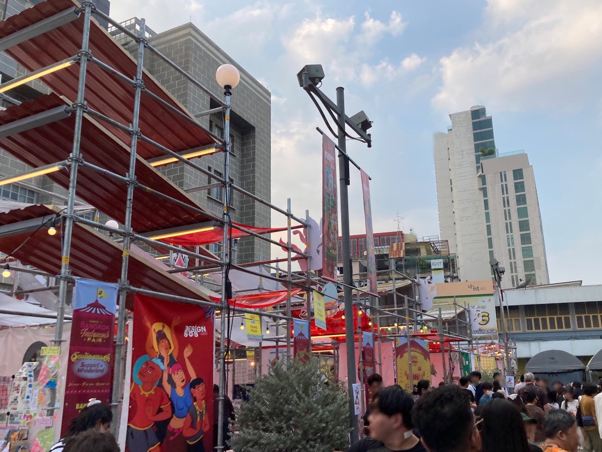 A vibe of Bangkok Design Week 2026 SOS Creative Market, January 2026 in front of General Post Office Bang Rak.