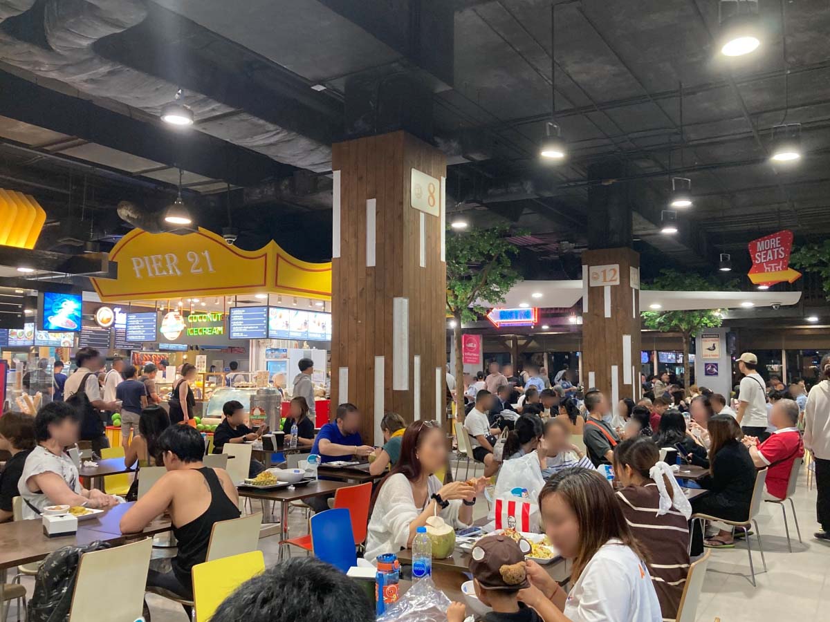 Food court on the 5th floor. Crowded as usual