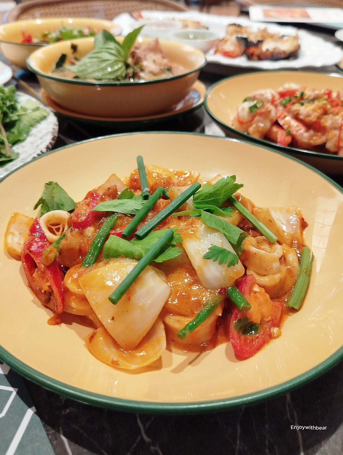 Stir-fried Squid with Salted Egg