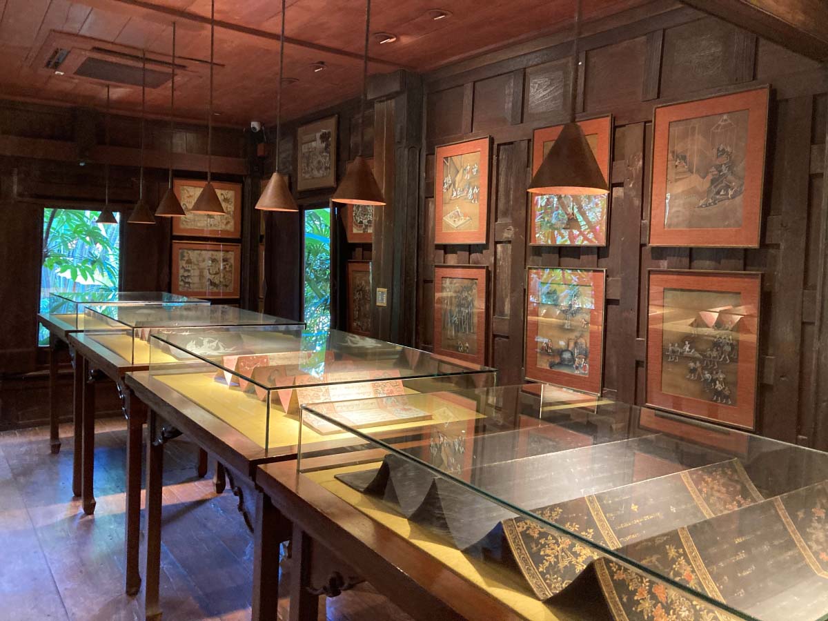 Displays of his collections in the small houses around “the jungle” area.
