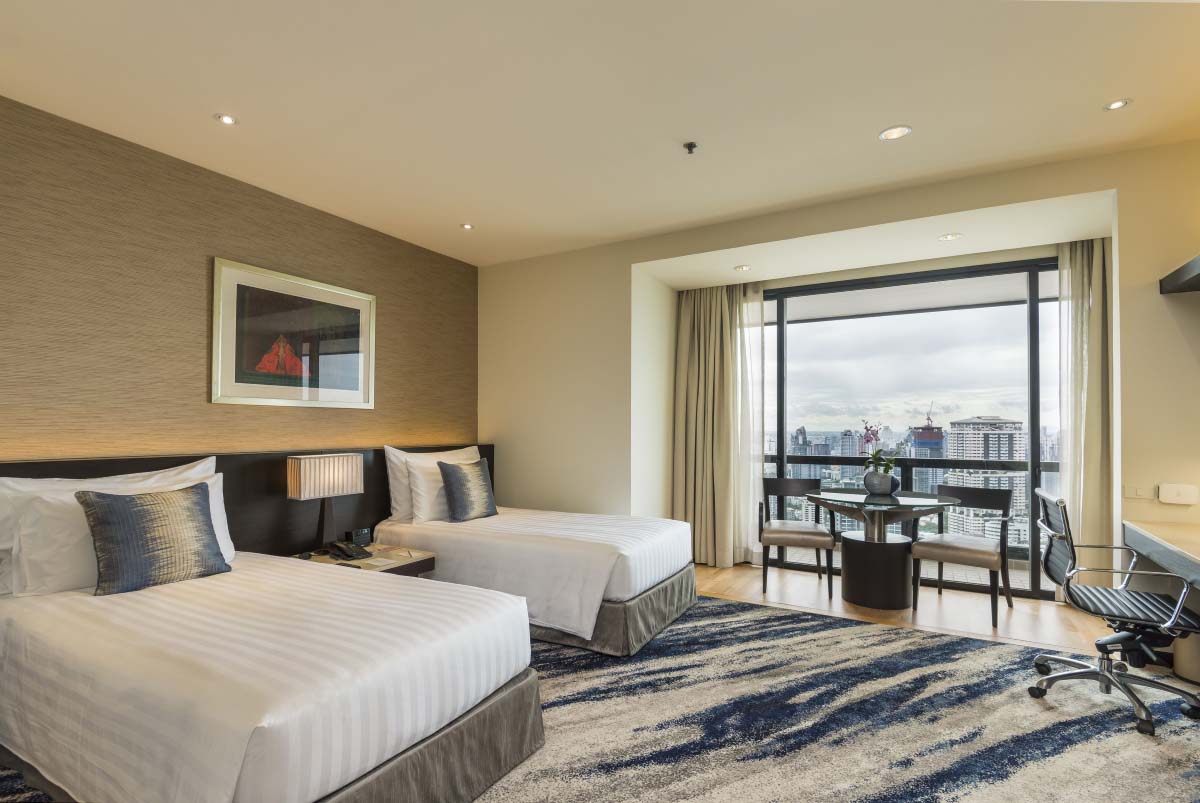 Spacious room of Executive Deluxe at Emporium Suites by Chatrium